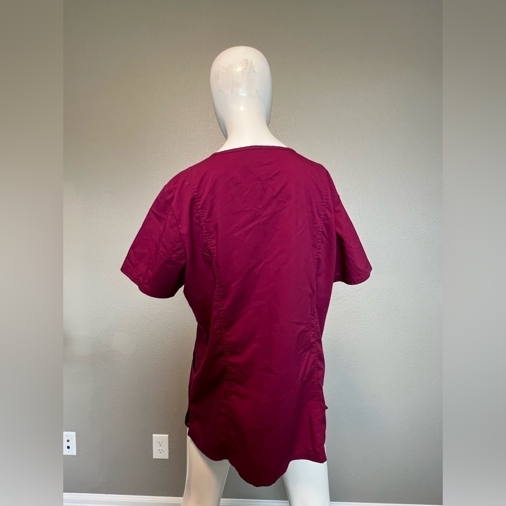 Cherokee Workwear Revolution
Women's V-Neck Scrub Top Size L - Picture 6 of 7
